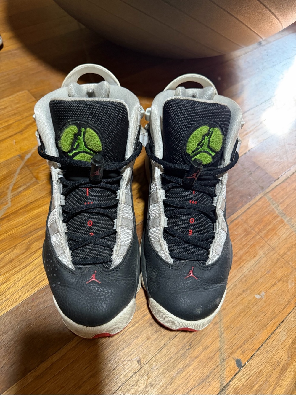 Jordan Kids Black, White & Green Retro Sneakers